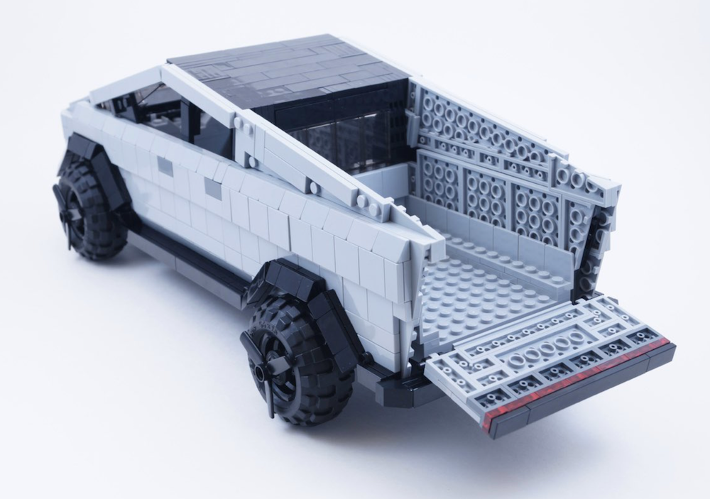 Lego Cybertruck 4.png