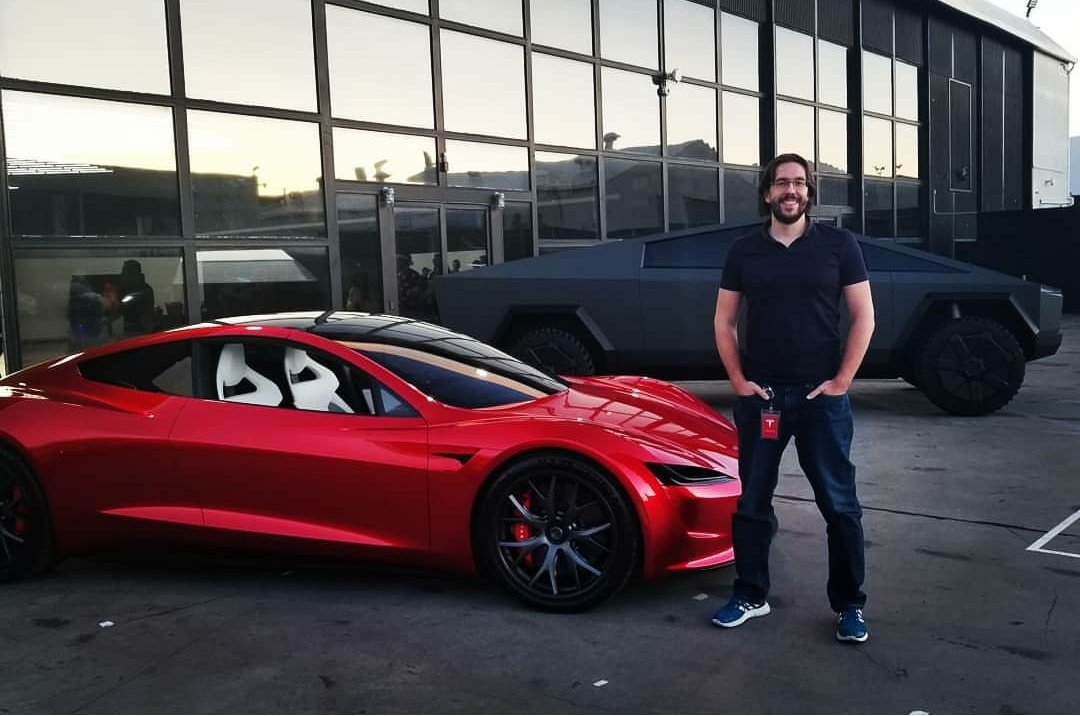 matte-black-gray-tesla-cybertruck.jpg