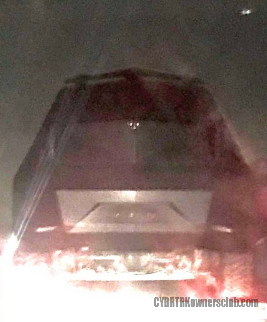 Tesla Cybertruck Leak [CYBRTRKownersclub].jpg