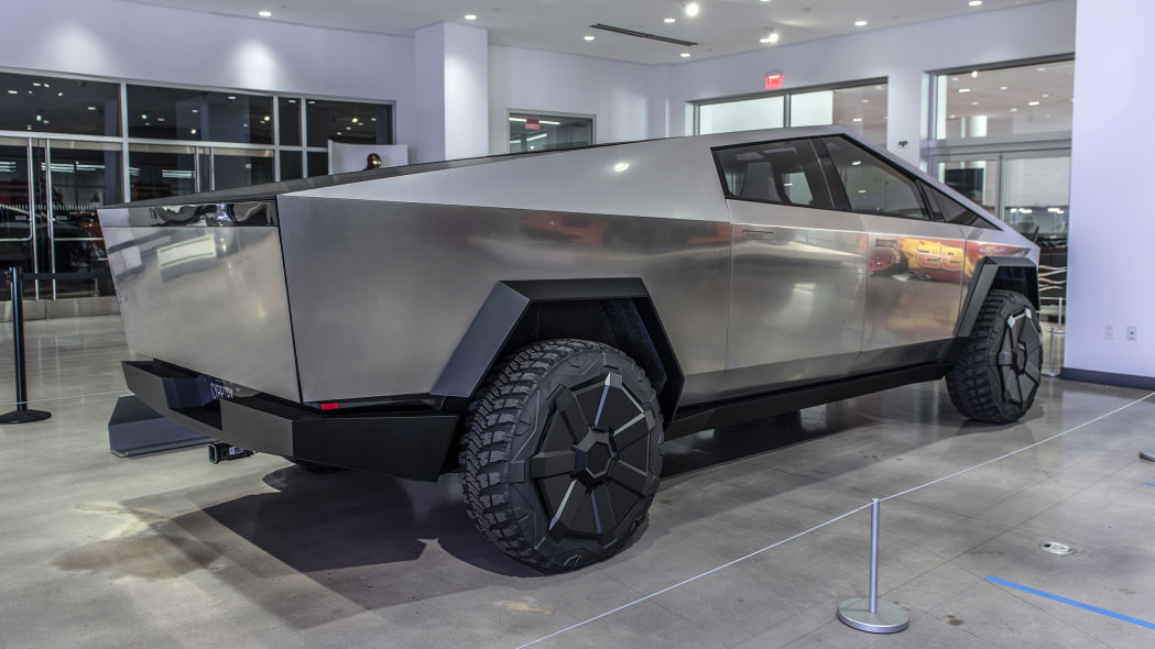 tesla-cybertruck-petersen-02.jpg