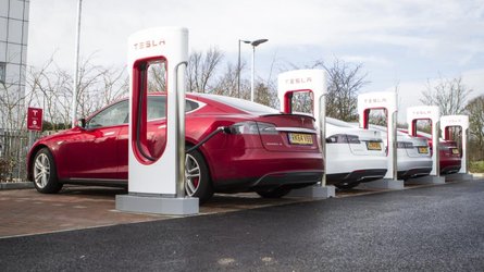 tesla-supercharging-station.jpg